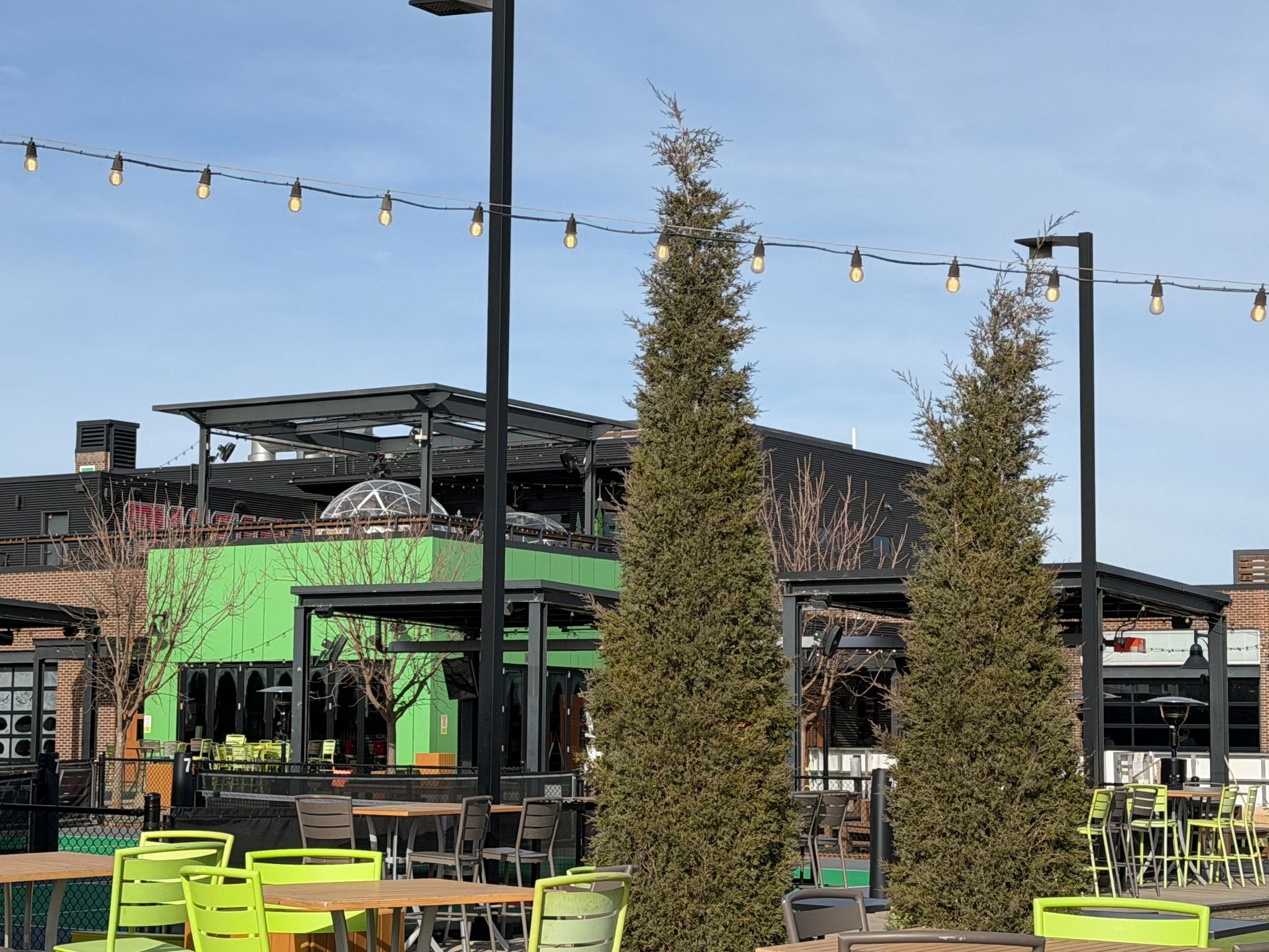 commercial outdoor lighting